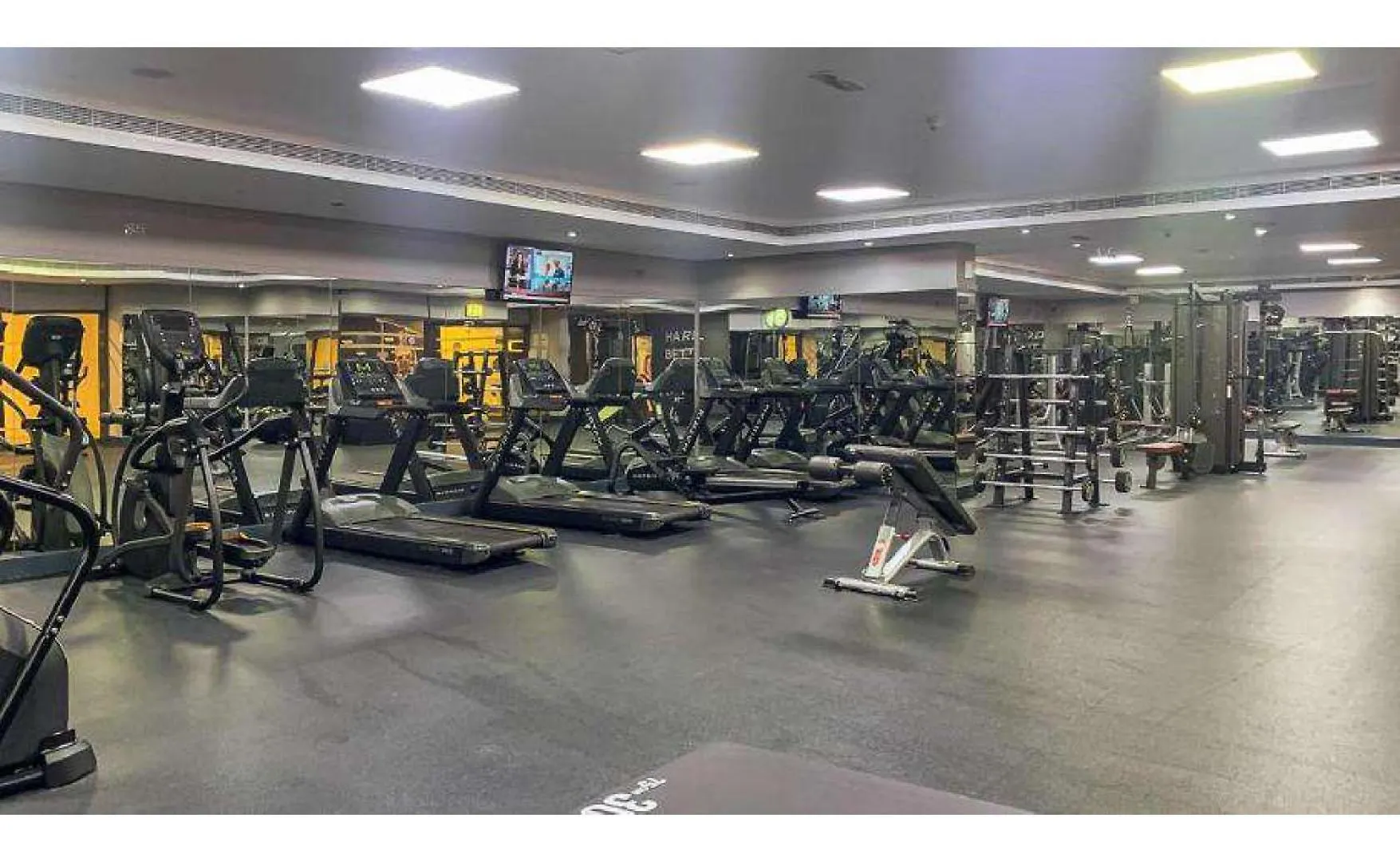 Elevate Your Lifestyle At Goldcrest Bldg. Dubai