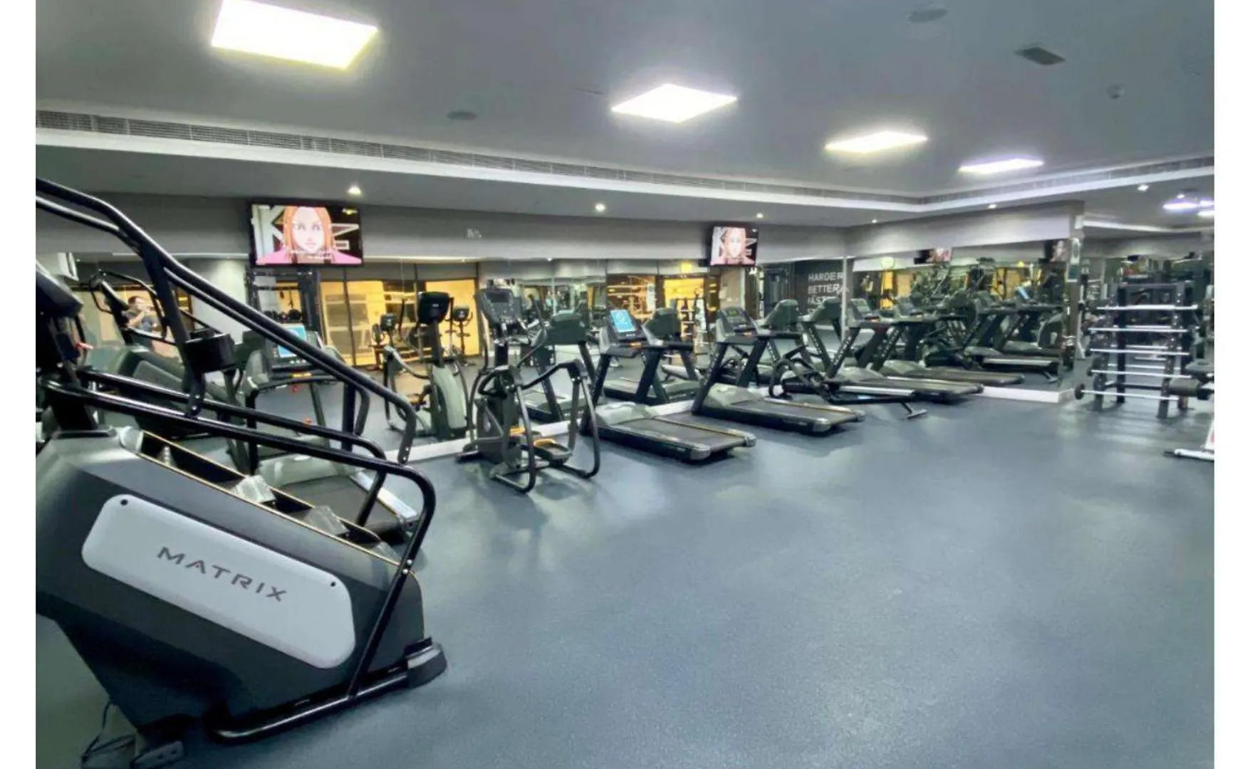 Apartment Elevate Your Lifestyle At Goldcrest Bldg. Dubai
